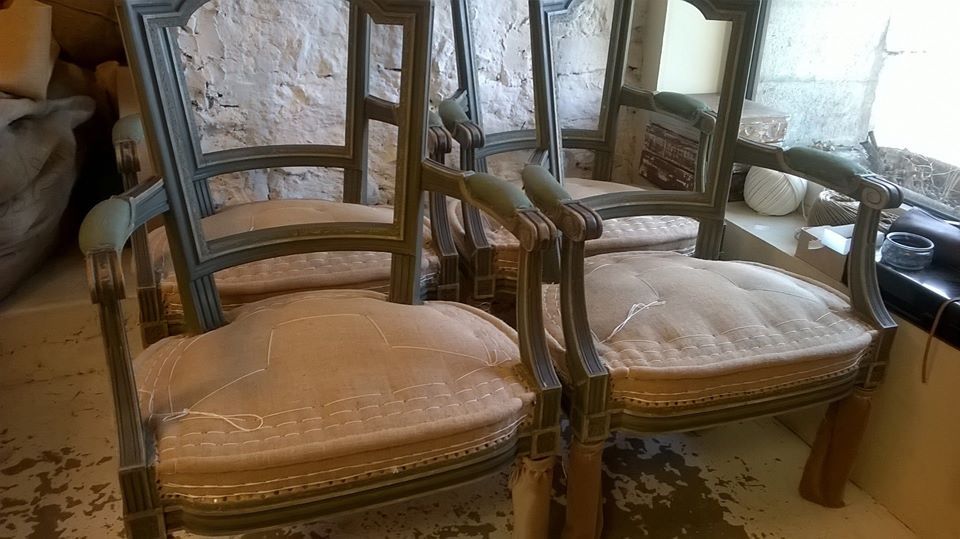 fauteuil-louis-16-garniture-traditionnelle